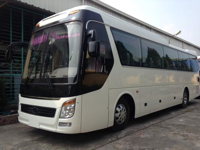 Xe khách 47 chỗ 3-2 Trung Quốc